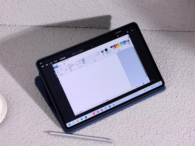 华为MateBook E二合一形态随需而变，随时随刻高效办公