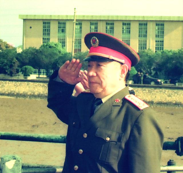 1977年邓小平亲自点将迟浩田，迟浩田提出申请，邓小平：我不同意