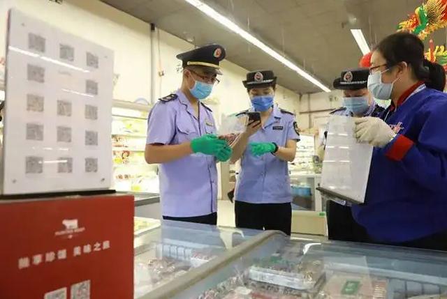 因一包酸菜，导致康师傅、统一流失数亿市值，严钦武到底什么来头