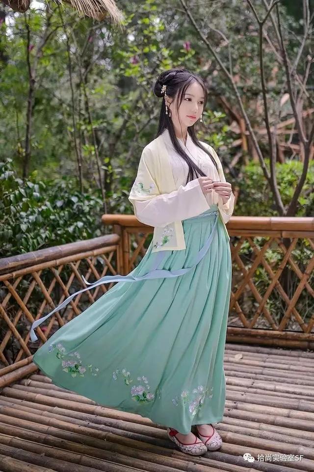 汉服图片大全女装(汉服美图欣赏)-锐牛沃德讯息网