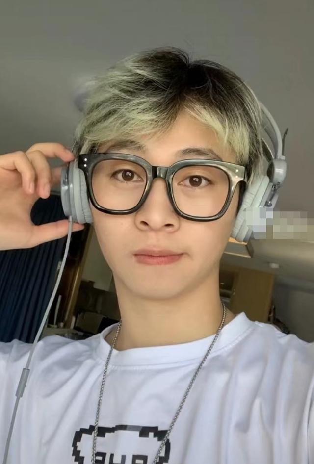 网红为吸粉直播跳河自杀短时间内获千人围观结果太解气