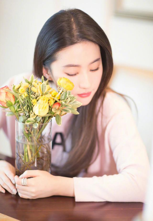 像刘亦菲一样用自己的努力去收获美好的未来