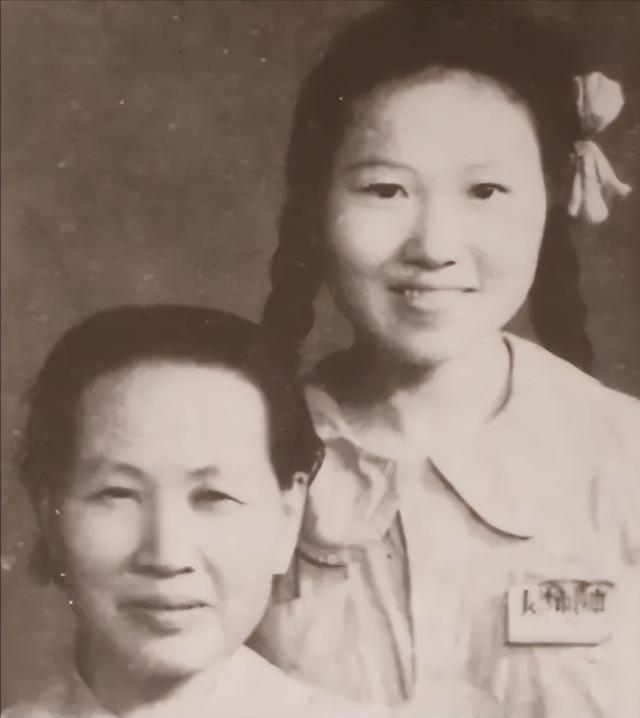 57年一小女孩写信给毛泽东，主席收到信后吩咐：把她母亲接来北京