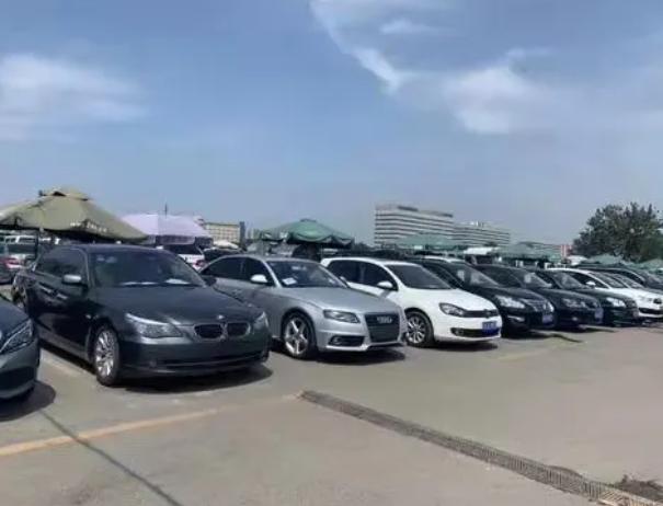 人生第一辆车是买预算十万以内的二手车还是二十几万的新车 新闻时间