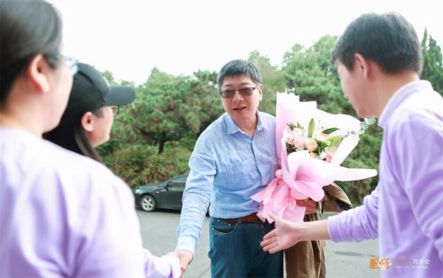 给老师送什么花