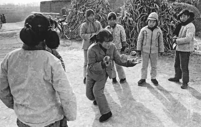 一组80年代儿童生活照，一晃就老了