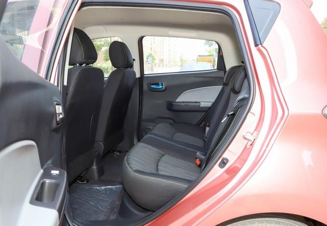 2.98万系列之长安奔奔E-star，燃油车底子比新造纯电有这几个优势