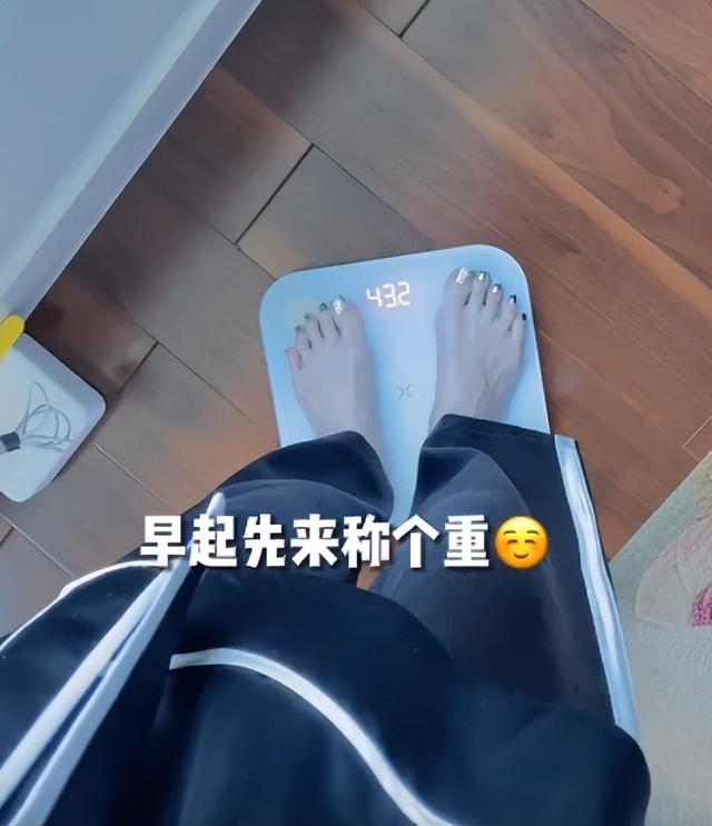 雪瑞姑姑：“冻龄奶奶”走红网络，抖音第一富婆，62岁活成18模样
