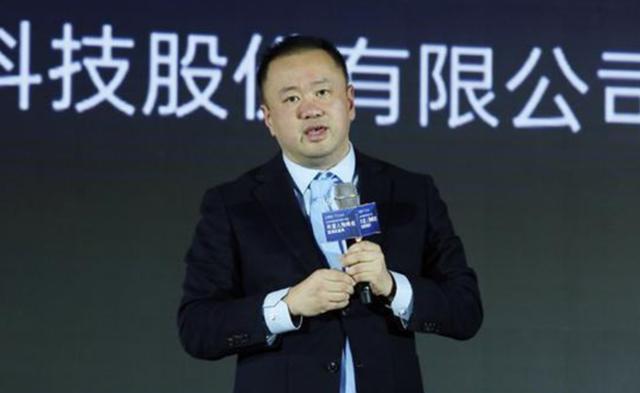 中国手套大王：靠疫情赚130亿，减持股票套现30亿，被骂发国难财