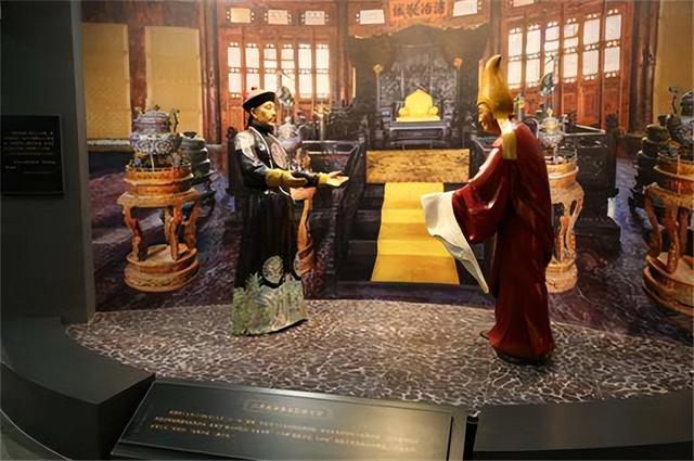 乾隆的一天是怎么过的？4点起床、晚上7点翻牌