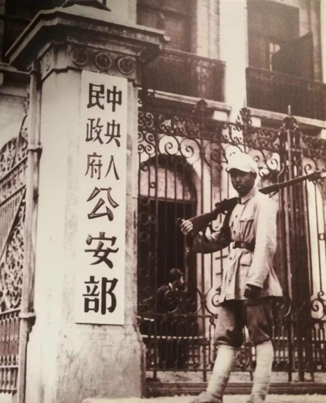 8341部队：曾保卫毛主席23年，1976年毛主席去世后，部队取消代号