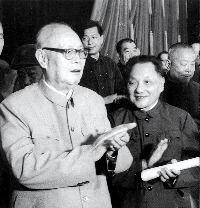 毛主席去世前两次将叶剑英叫到面前没说话，1980年叶剑英道出内情
