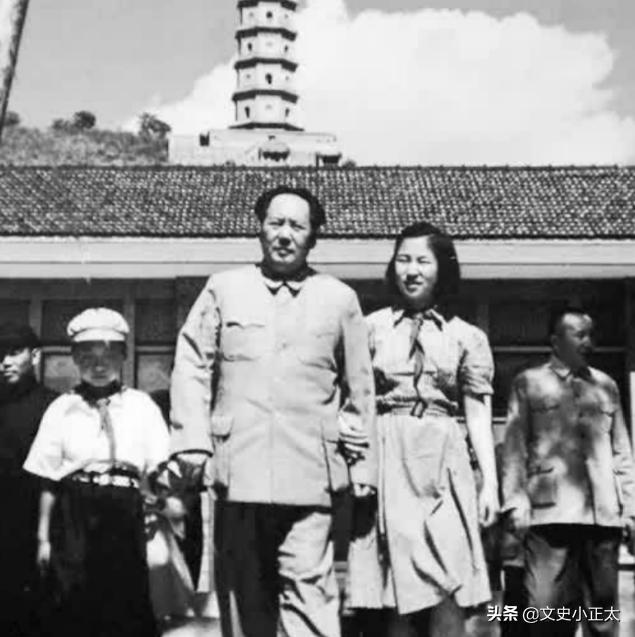 李讷排队瞻仰毛主席，工作人员一眼认出，李讷：我只是来看看爸爸