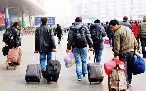深圳刚解封，不少年轻人和农民工一样选择回家？啥情况