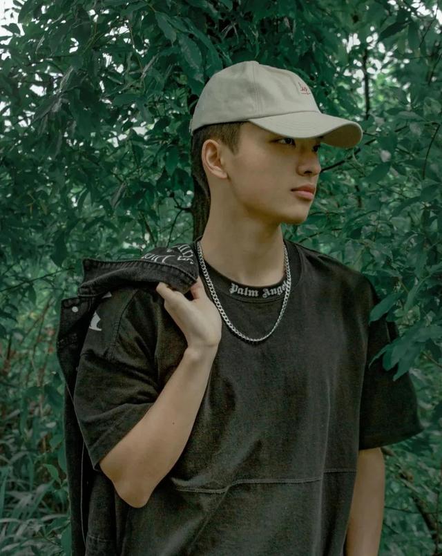 [苹果顶级微商语音自动转文字]，如何跟男孩子要微信