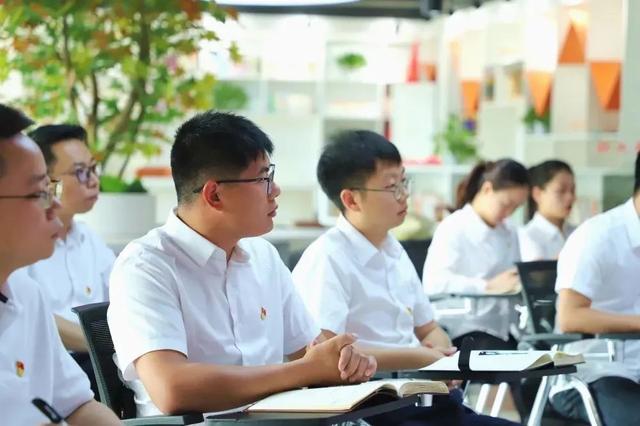 贪腐不可赌 廉洁护未来--高县举办青年干部警示教育讲堂