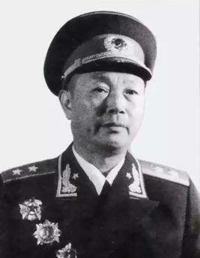 1955年首次授衔，177名中将时任职务简述，附各自戎装照片