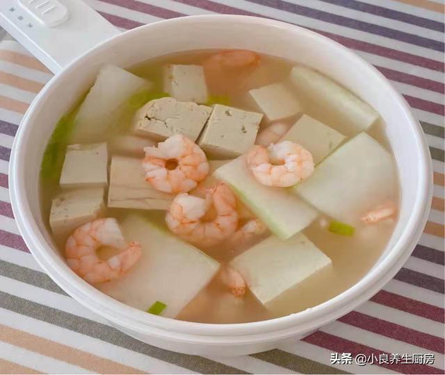 冬季，给孩子多喝这汤，荤素搭配营养高，补钙质，别舍不得花钱