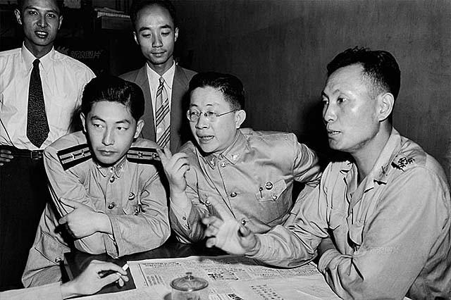 79年蒋经国派儿子给宋美龄拜寿，被孔家羞辱后痛骂：小人中的小人