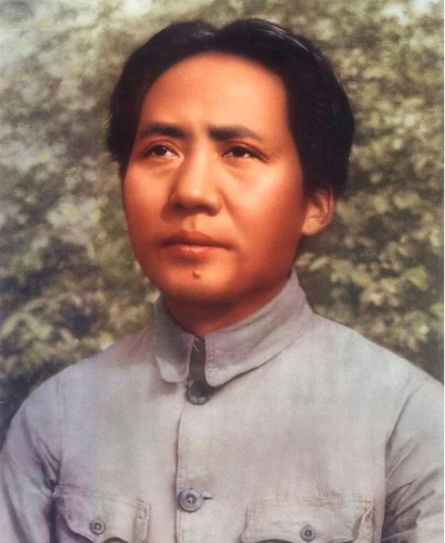 3万红军被10万国军追击，一小战士献妙计，毛主席：红军中有神人