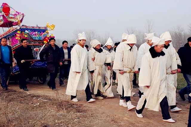 尸、殓、殡、葬，造字来源和丧事意义分析