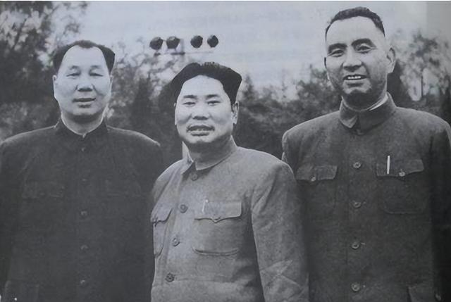征求总参谋长人选意见时，叶剑英推荐杨成武，林彪：得加个字才行