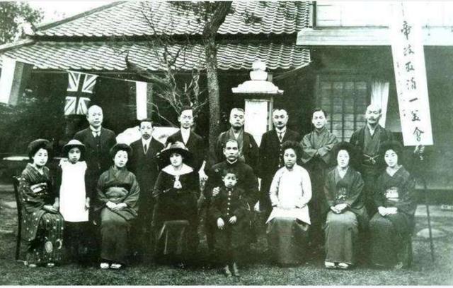 1972年，何香凝临终前恳求不烧遗体，周恩来含泪应允：不烧，不烧