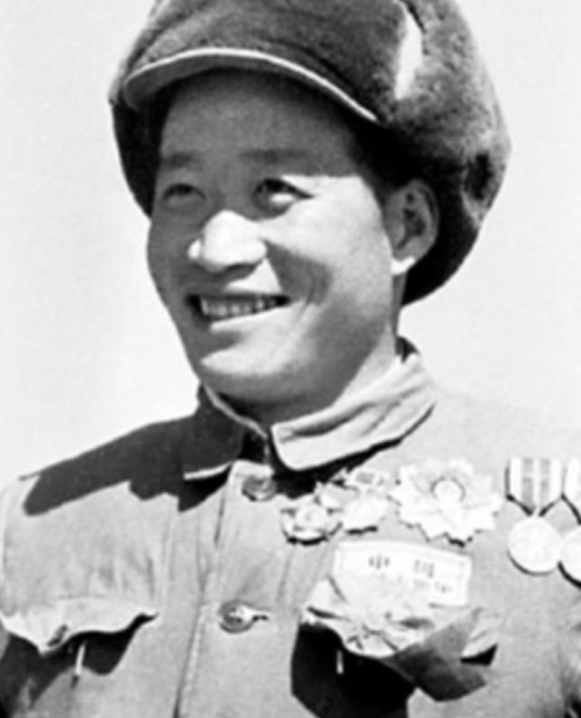 1964年，毛主席看京剧大戏，指着主角连忙问：这人现在什么职务？