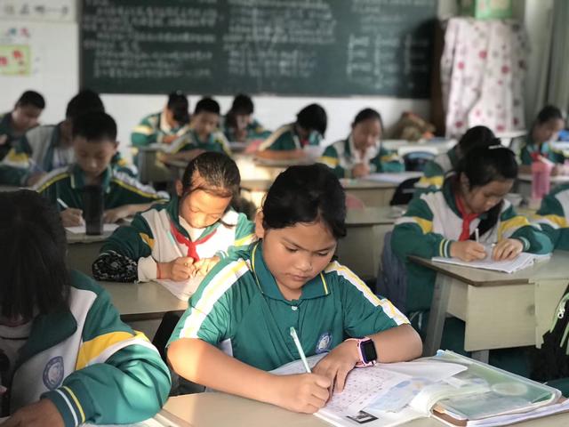 发现女儿早恋怎么教育孩子(如何教育女儿早恋)(图4)
