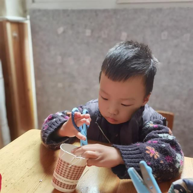 【校园动态】拾贰月Shi |小一班——“童趣风车里”创客课程故事