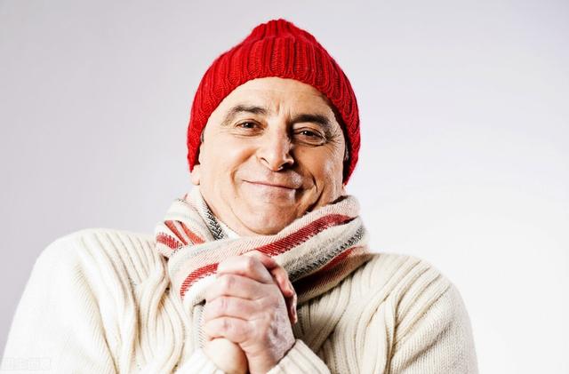 冷空气来袭 老人保暖是关键