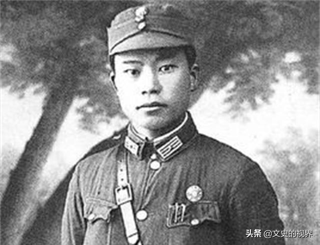 毛主席周总理的贴身警卫，重庆谈判时一个动作，吓得特务不敢上
