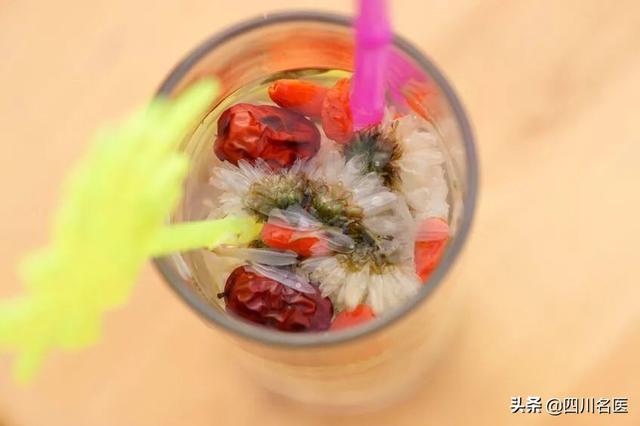 实锤了！枸杞真能明目，先每天吃够这个量！药剂师教你这样吃、这样选