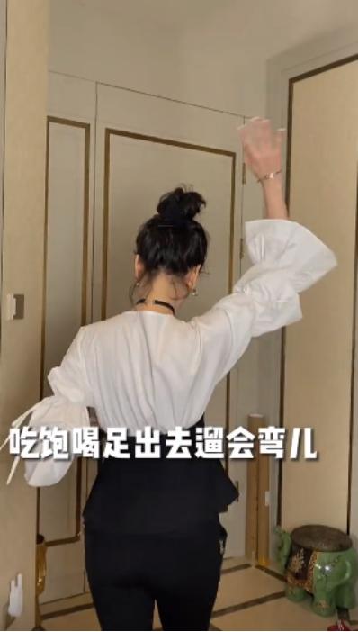 雪瑞姑姑：“冻龄奶奶”走红网络，抖音第一富婆，62岁活成18模样
