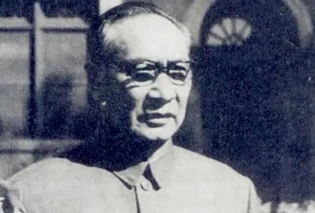 云南王卢汉晚年：周总理开玩笑，他不懂，1974年病逝前家人提请求