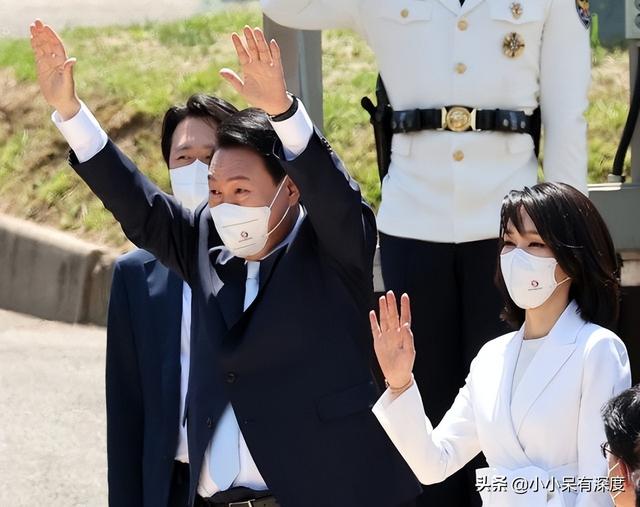韩国第一夫人金建希亮相，已经49岁的她，保养得宜，依旧美丽动人