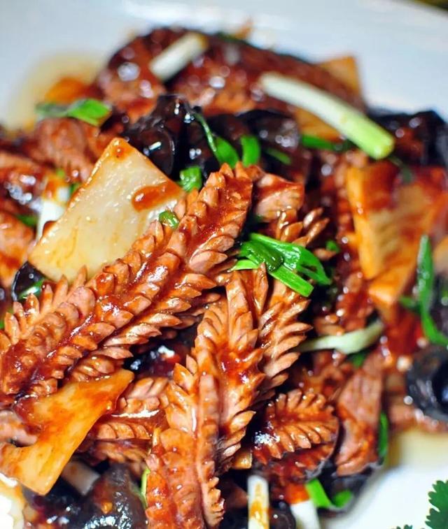 年过三十，建议男人：别太心疼钱，4种食物能吃尽量多吃，补起来