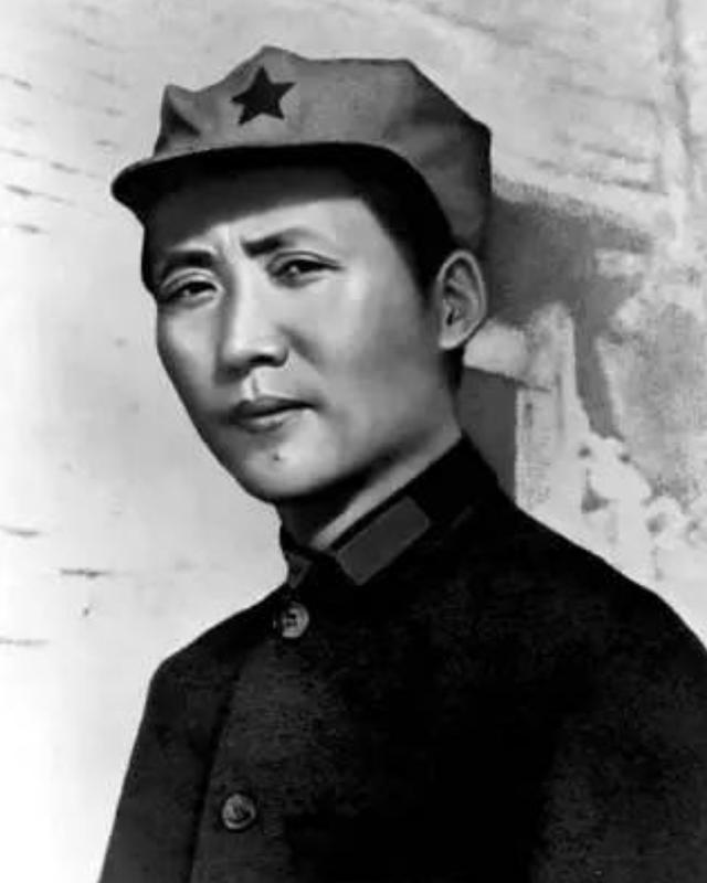 毛主席邀请福建一农民参加国庆阅兵，堂弟顶替进京，主席：你不是