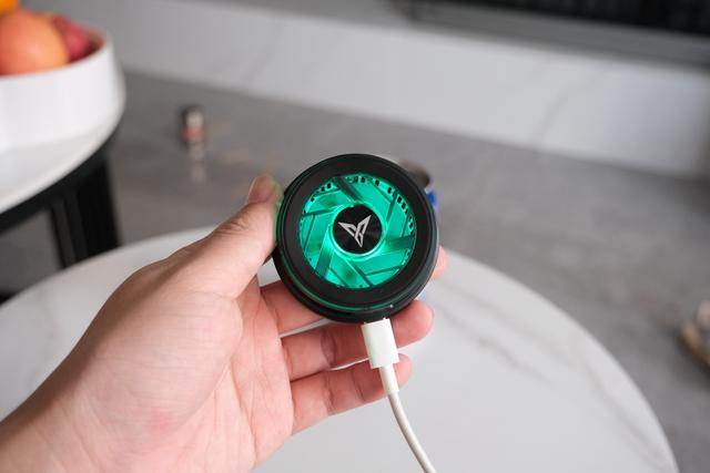 手机散热器的标杆产品，飞智B5系列超频制冷竟这么强大