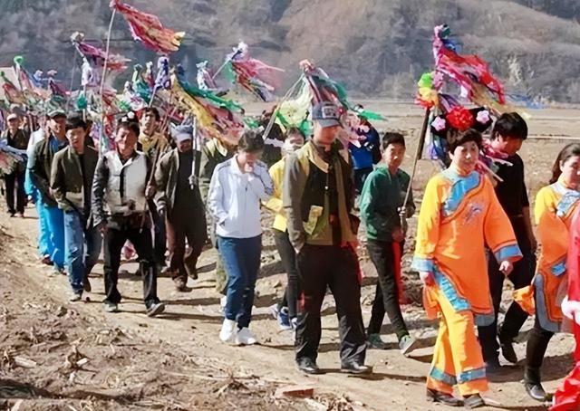 辽宁皇族村：村民是满清皇室正牌后裔，生活起居仍保留当年习惯