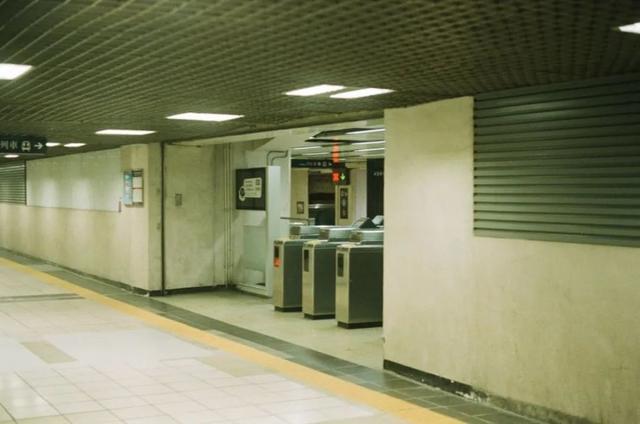 香港新一代“陆漂”，开始“反向偷渡”