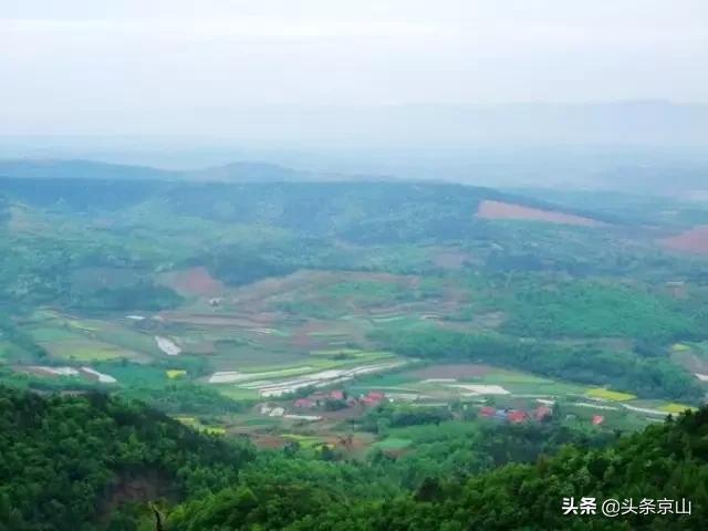 探訪京山的天坑