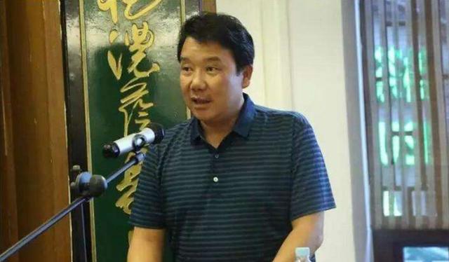 云南一县委书记落马记：和商人打牌“赢”641万，13年敛财1188万