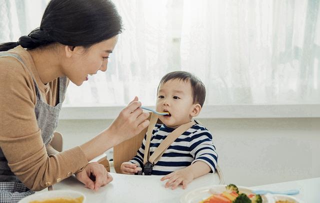 孩子挑食、不好好吃饭怎么破？一本绘本教给我们解决方案