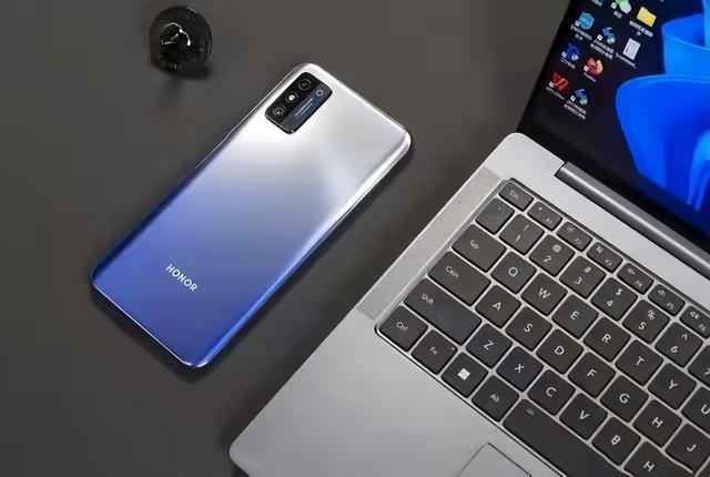 荣耀X40新机曝光，5600mAh+5nm+120Hz，天玑8000处理器坐镇