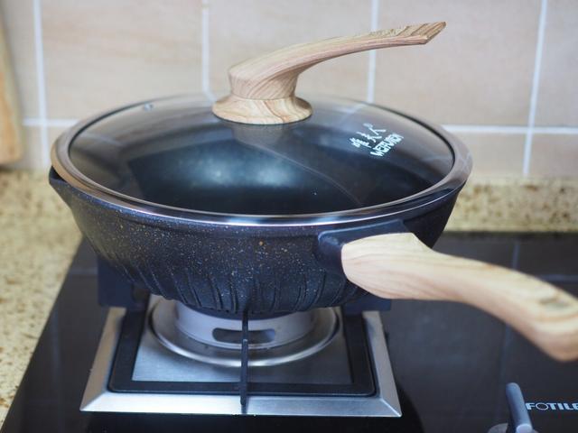 买来的新锅怎样处理才能使用，新锅用之前怎么处理方法