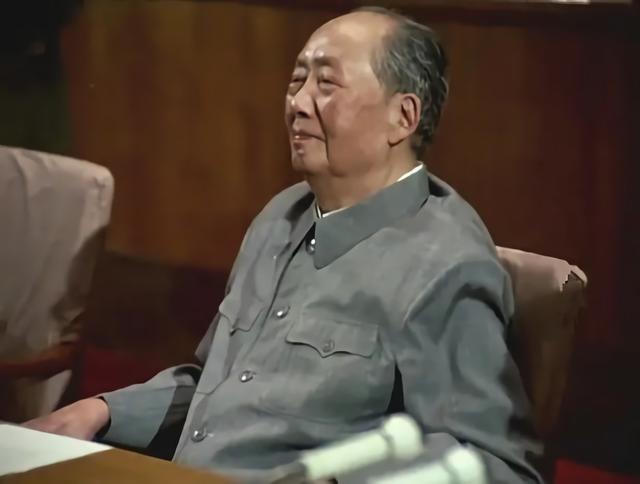 毛主席爱吃米粉肉，每次吃干干净净，埋怨厨师韩阿富舍不得给他吃