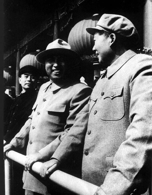毛主席坚持出兵援朝，林彪列出3点原因反对，受到周总理严肃批评