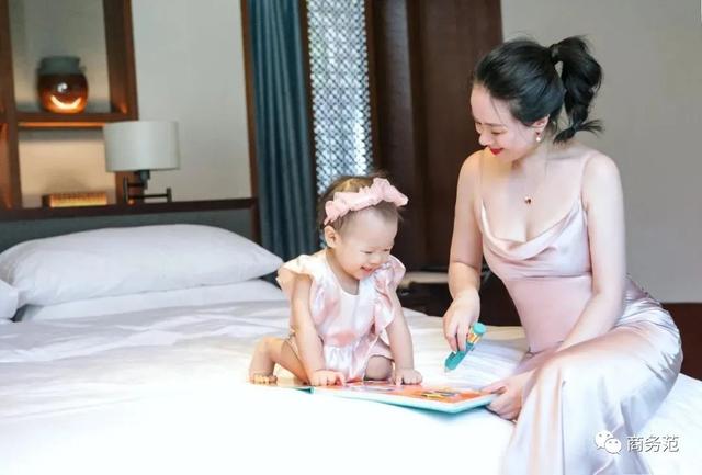 結婚四周年，我們帶女兒穿越回婚禮那一天…