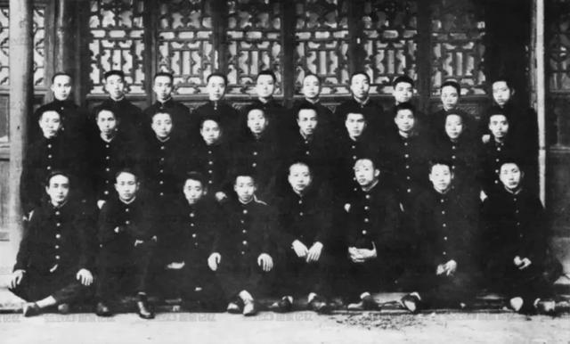 当选中央委员时，没有人知道他已牺牲近两年